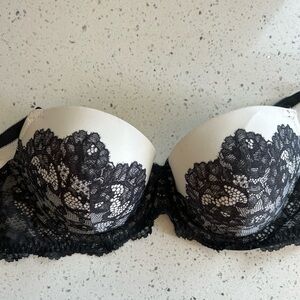 Victoria’s Secret Dream Angels Lined Demi Black and White Lace Push-Up Bra